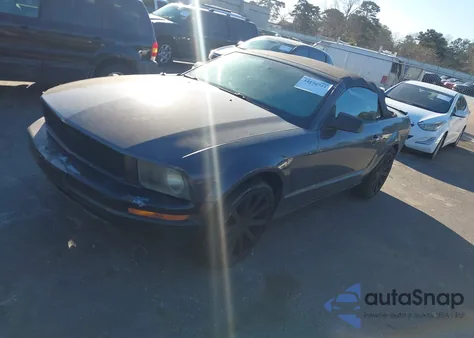 2007 Ford Mustang V6 Deluxe/V6 Premium z USA, uszkodzony, nr VIN 1ZVFT84N975312639